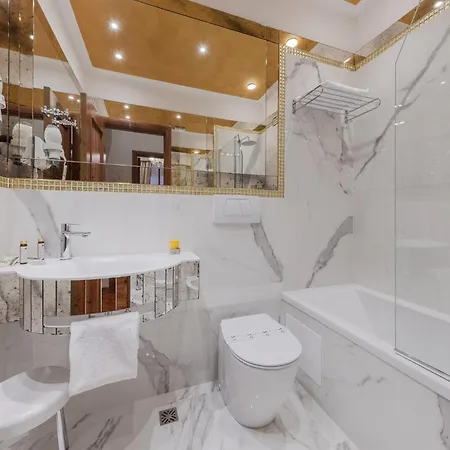 カ デラルテ スイート アパート