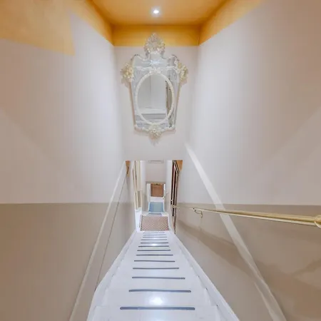 アパート カ デラルテ スイート *